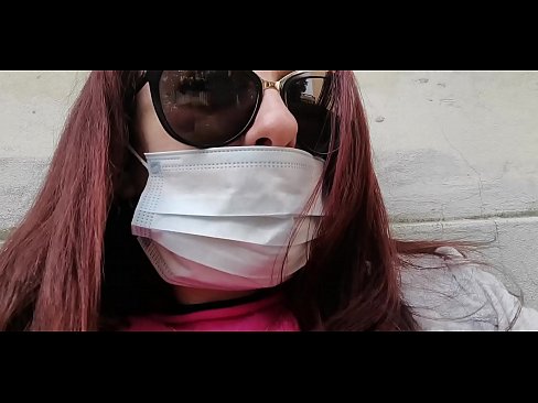 ❤️ Nicoletta se vinga de seu vizinho e faz xixi em sua garagem (Especial Covid19 Quarentena Italiana) ❤️ Sexo vídeo em nós ❤