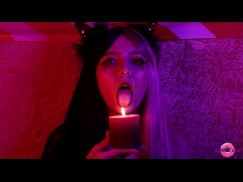 ❤️ Broche apaixonado de Succubus Sexy com preenchimento da boca ❤️ Sexo vídeo em nós ❤